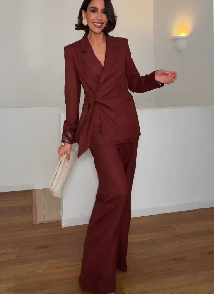 Female Formal Wear - ชุดสูทแฟชั่นสำหรับสุภาพสตรี เสื้อเบลเซอร์ทรงเข้ารูป แต่งเชือกผูก พร้อมกางเกงขายาวทรงตรง สไตล์หรูหรา เหมาะสำหรับใส่ทำงาน