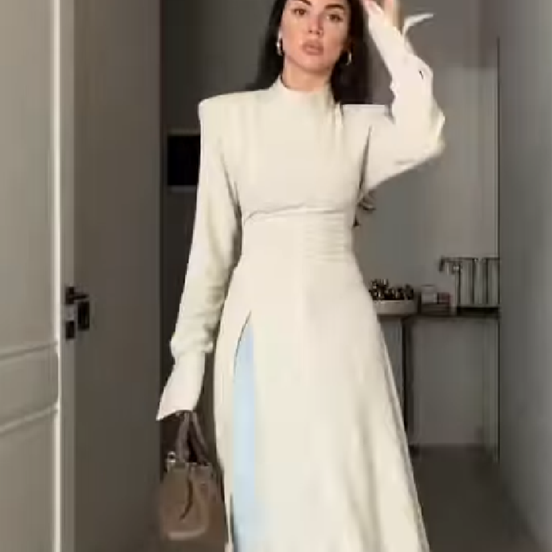 Female Formal Wear - เดรสยาวคอสูงแขนยาวสำหรับผู้หญิง ดีไซน์หรูหรา ช่วยกระชับสัดส่วน พร้อมชายกระโปรงผ่า เหมาะสำหรับออกเดท งานเลี้ยงกลางคืน