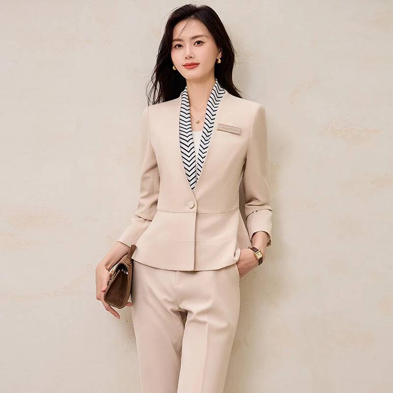 ชุดสูททำงานผู้หญิง สไตล์ทางการ - Women Formal Wear For Interview บทวิจารณ์และราคา