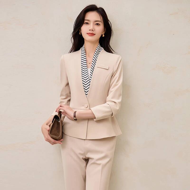 ชุดสูททำงานผู้หญิง สไตล์ทางการ - Women Formal Wear For Interview บทวิจารณ์และราคา