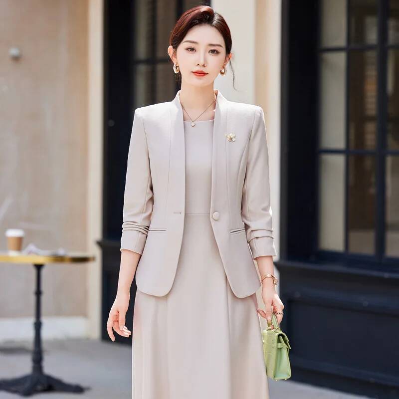 ชุดสูททำงานผู้หญิงแบบเป็นทางกา - Women Formal Wear For Interview บทวิจารณ์และราคา